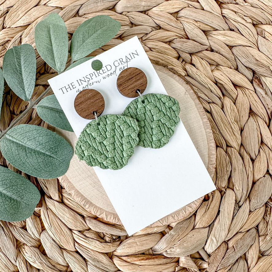 Scallop Earrings - Fern Knit