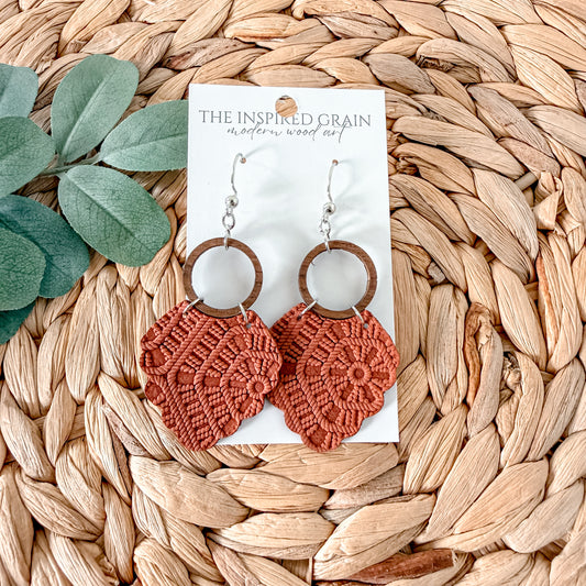 Scallop Hoop Earrings - Cinnamon Lace