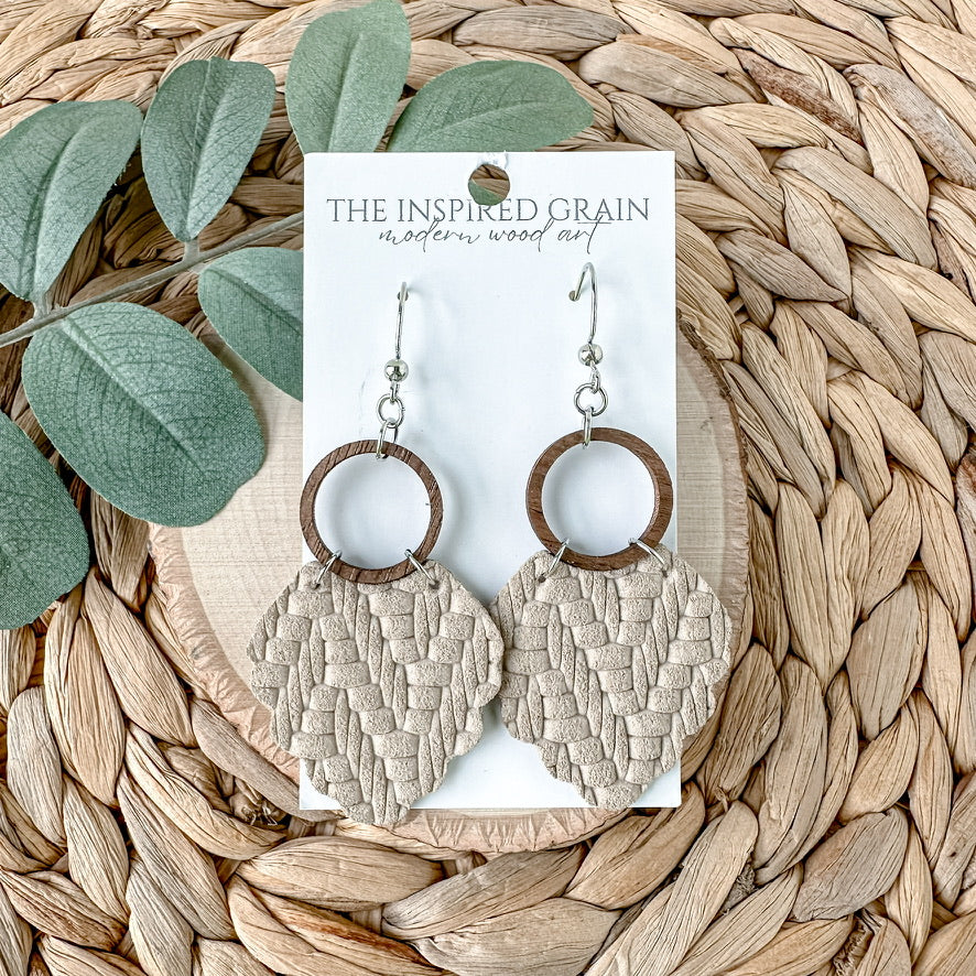 Scallop Hoop Earrings - Buff Knit